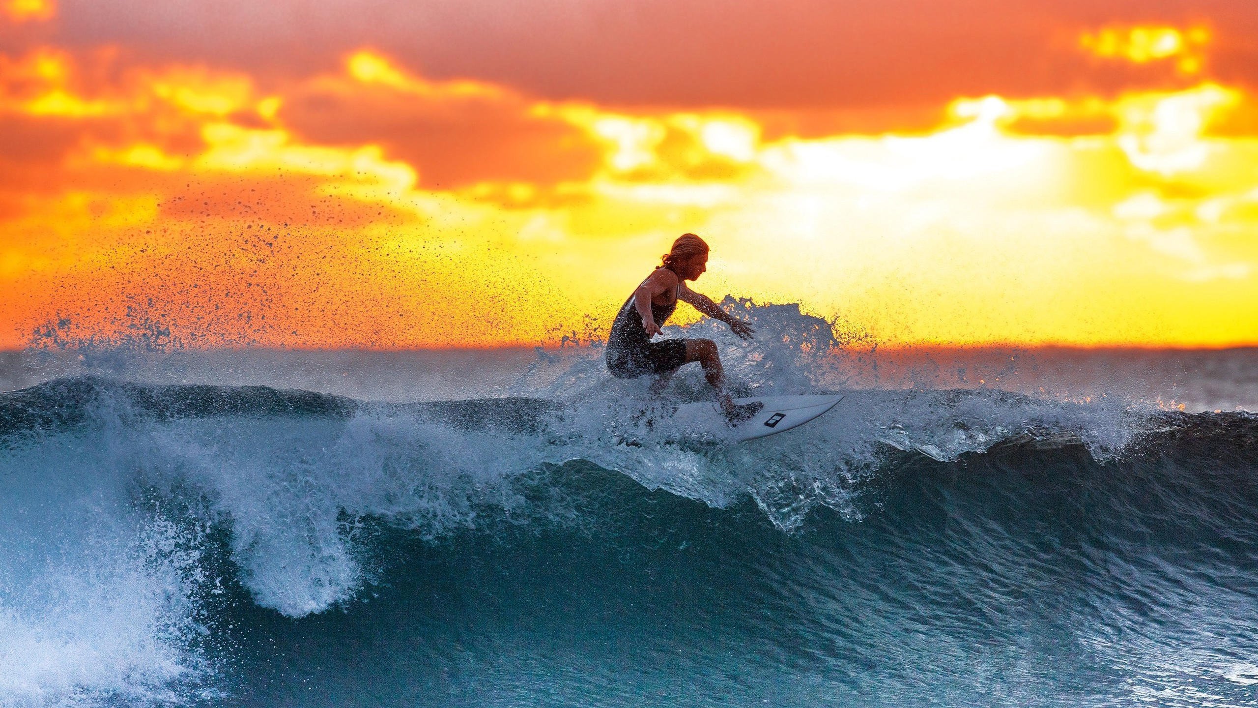 黄潜奇迹夜，斯通斯一锤定音，比利亚雷亚尔力克西班牙人